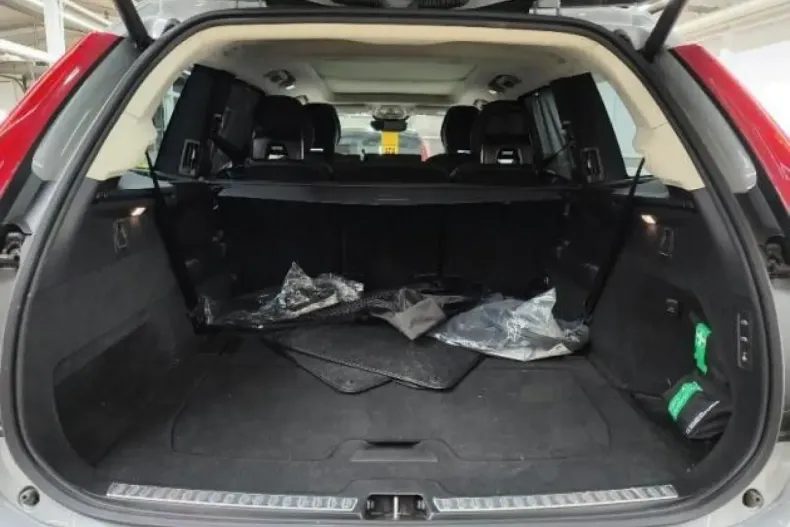 Volvo XC90 din 2024 cu 17.259 km - oferta VOL147110 - foto 3