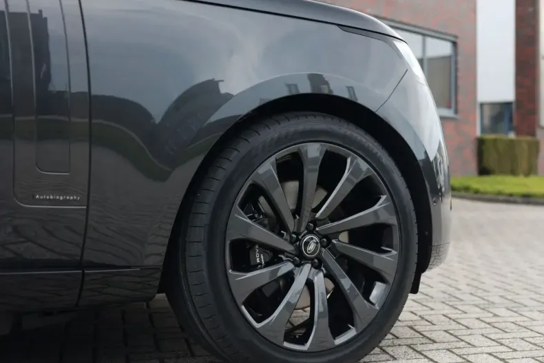 Land Rover Range Rover din 2025 cu 3.947 km - oferta LAN147115 - foto 18