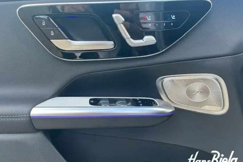 Mercedes-Benz GLC 300 din 2024 cu 14.400 km - oferta MER147116 - foto 10