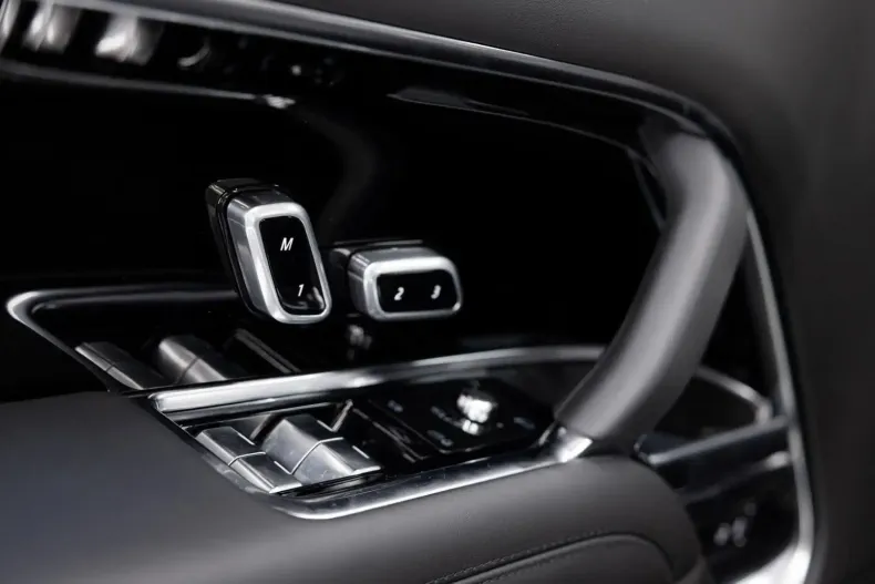 Land Rover Range Rover din 2025 cu 1.001 km - oferta LAN147119 - foto 26