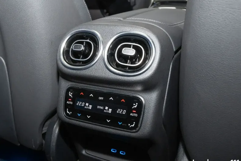 Mercedes-Benz GLC 300 din 2024 cu 8.705 km - oferta MER147120 - foto 24