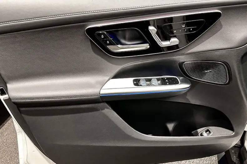 Mercedes-Benz GLC 200 din 2025 cu 11.196 km - oferta MER147121 - foto 9