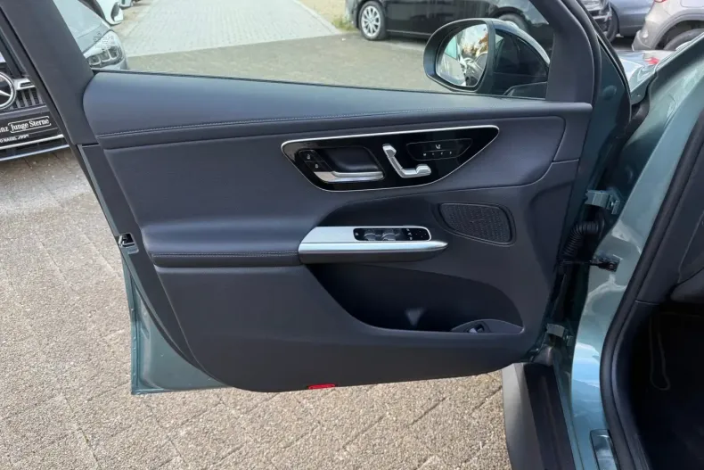 Mercedes-Benz GLC 300 din 2024 cu 3.245 km - oferta MER147126 - foto 14