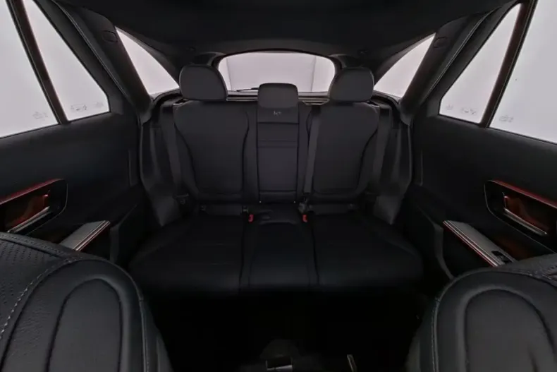 Mercedes-Benz GLC 400 din 2024 cu 12.629 km - oferta MER147127 - foto 8