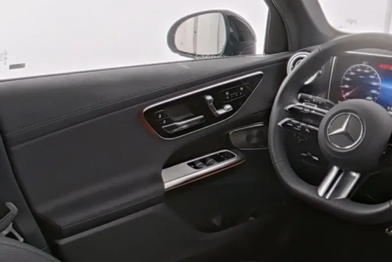 Mercedes-Benz GLC 400 din 2024 cu 12.629 km - oferta MER147127 - foto 9