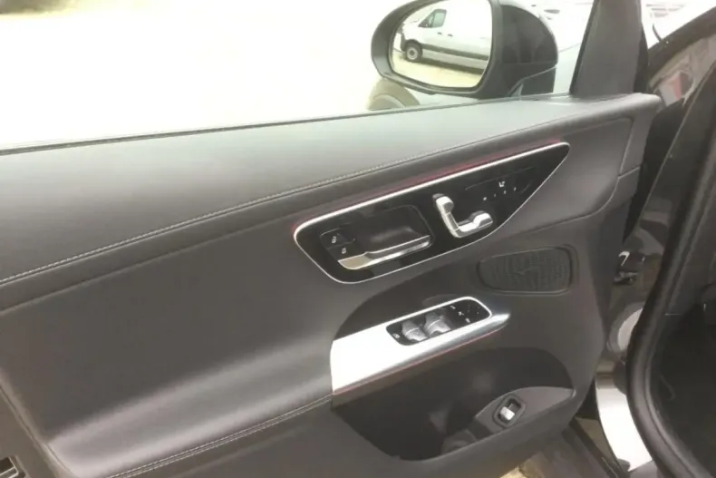 Mercedes-Benz GLC 220 din 2024 cu 26.800 km - oferta MER147130 - foto 7