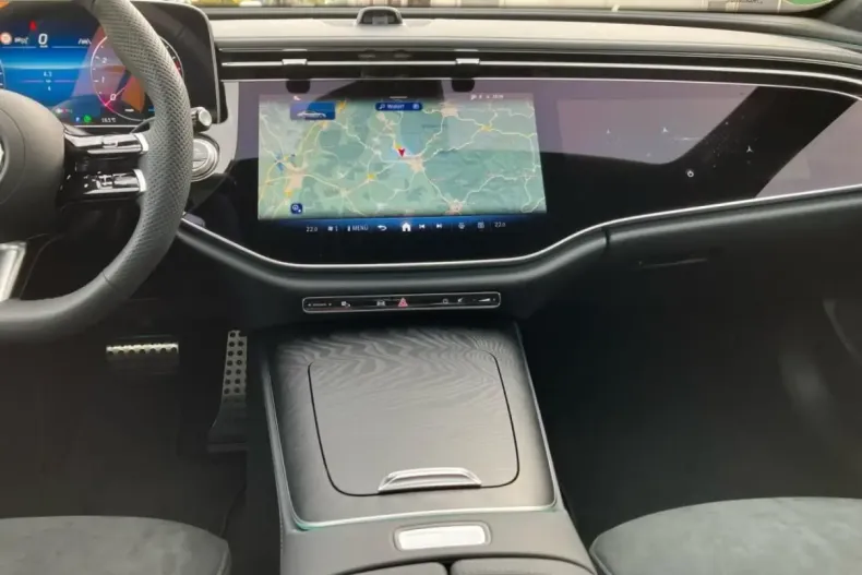 Mercedes-Benz E 200 din 2024 cu 19.900 km - oferta MER147131 - foto 11