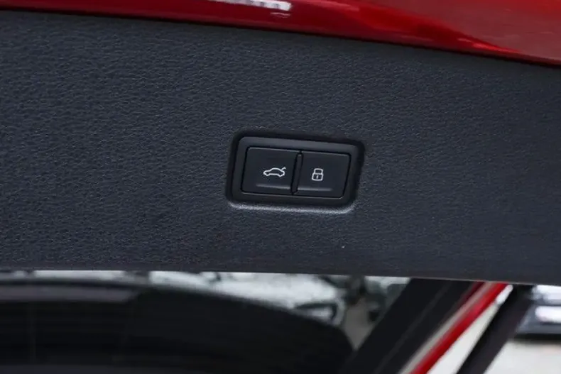 Audi Q8 din 2025 cu 23.040 km - oferta AUD147135 - foto 10