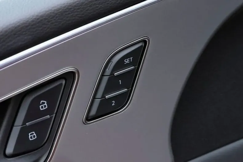 Audi Q8 din 2025 cu 23.040 km - oferta AUD147135 - foto 13