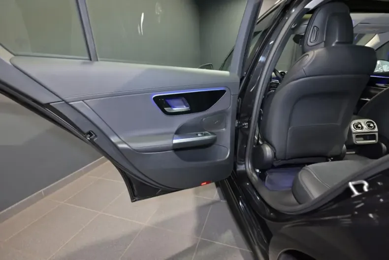 Mercedes-Benz C 200 din 2023 cu 61.200 km - oferta MER147157 - foto 20