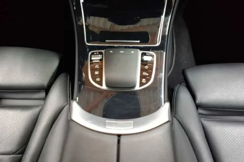 Mercedes-Benz GLC 220 din 2022 cu 76.284 km - oferta MER147161 - foto 5