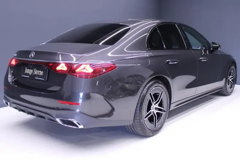 Mercedes-Benz E 220 din 2023 cu 36.920 km - oferta MER147165 - foto 5