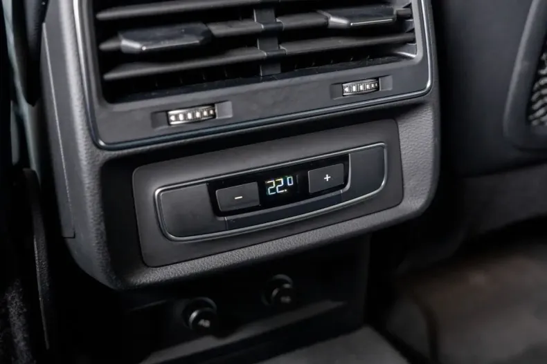 Audi Q8 din 2021 cu 20.999 km - oferta AUD147170 - foto 8