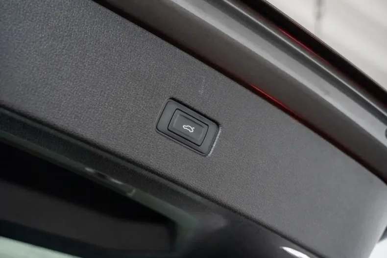 Audi Q8 din 2021 cu 20.999 km - oferta AUD147170 - foto 26