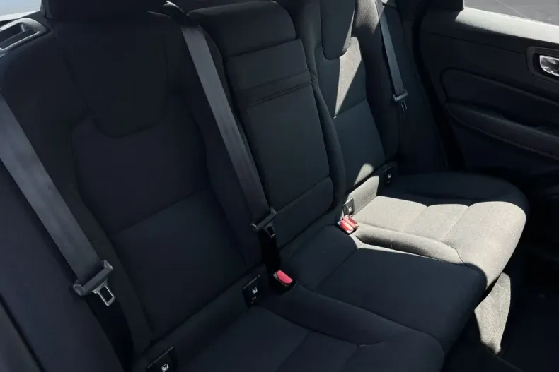 Volvo XC60 din 2022 cu 72.650 km - oferta VOL147175 - foto 12