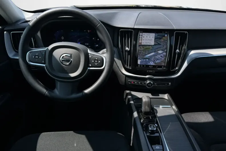 Volvo XC60 din 2022 cu 72.650 km - oferta VOL147175 - foto 13