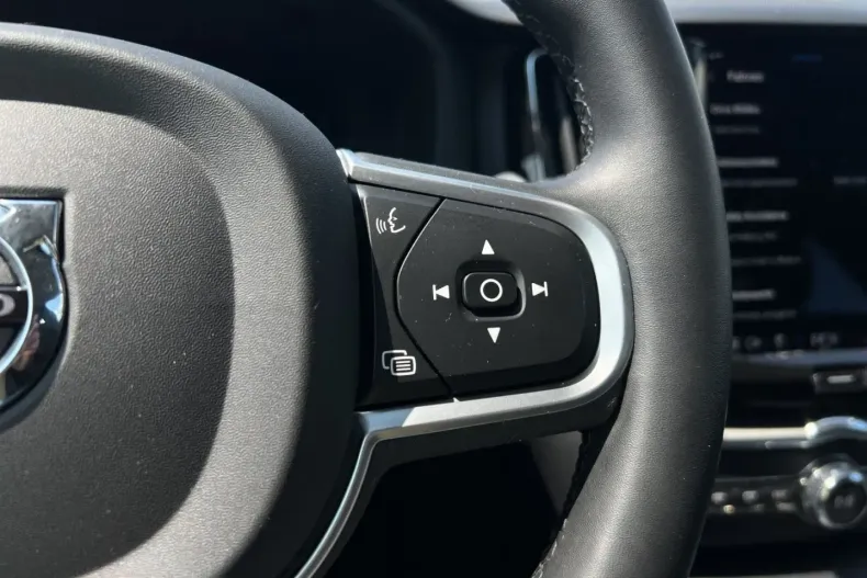 Volvo XC60 din 2022 cu 72.650 km - oferta VOL147175 - foto 16