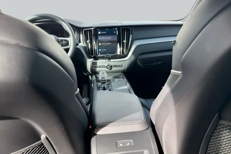 Volvo XC60 din 2024 cu 25.266 km - oferta VOL147176 - foto 13