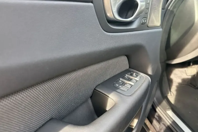 Volvo XC60 din 2024 cu 25.266 km - oferta VOL147176 - foto 19