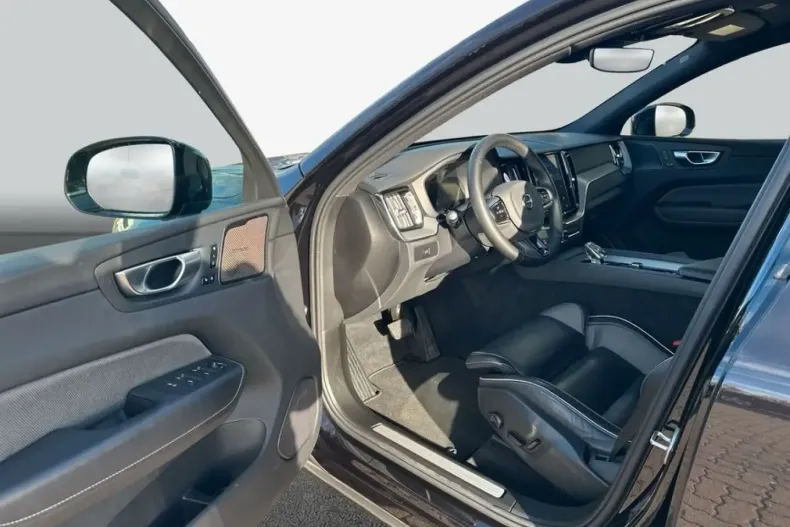 Volvo XC60 din 2024 cu 31.917 km - oferta VOL147178 - foto 8