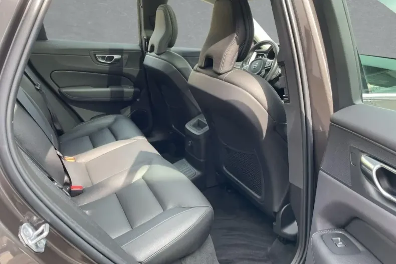 Volvo XC60 din 2022 cu 92.106 km - oferta VOL147180 - foto 8