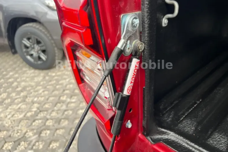 Toyota Hilux din 2023 cu 11.283 km - oferta TOY147184 - foto 17