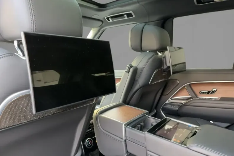 Land Rover Range Rover din 2024 cu 12.165 km - oferta LAN147190 - foto 19