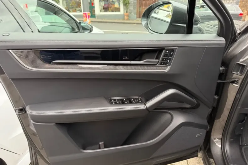 Porsche Cayenne din 2025 cu 14.900 km - oferta POR147192 - foto 14