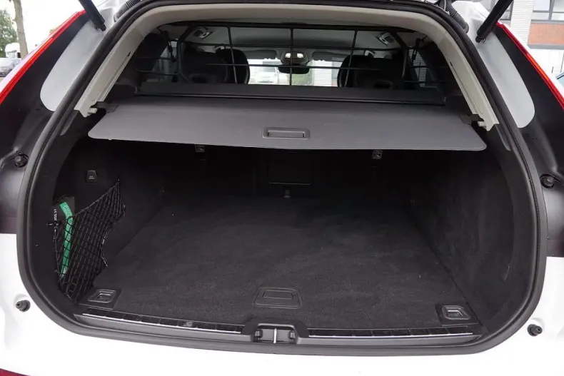 Volvo XC60 din 2022 cu 41.949 km - oferta VOL147195 - foto 11