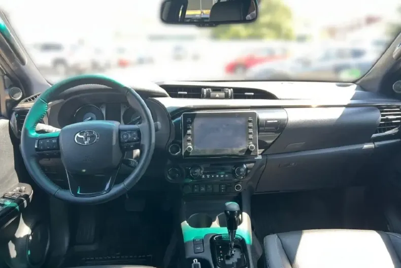 Toyota Hilux din 2022 cu 10.900 km - oferta TOY147198 - foto 7