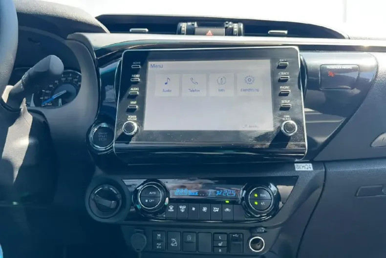 Toyota Hilux din 2022 cu 10.900 km - oferta TOY147198 - foto 9