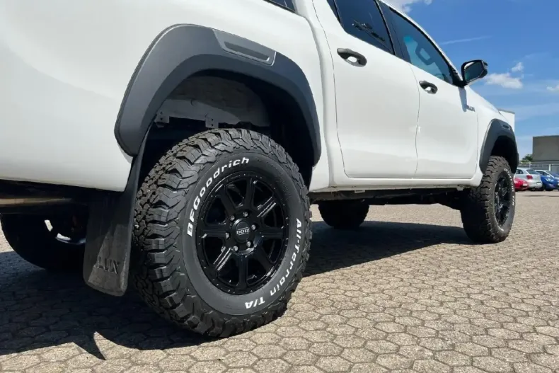 Toyota Hilux din 2022 cu 10.900 km - oferta TOY147198 - foto 11