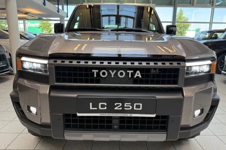 Toyota Land Cruiser din 2024 cu 13.643 km - oferta TOY147200 - foto 2