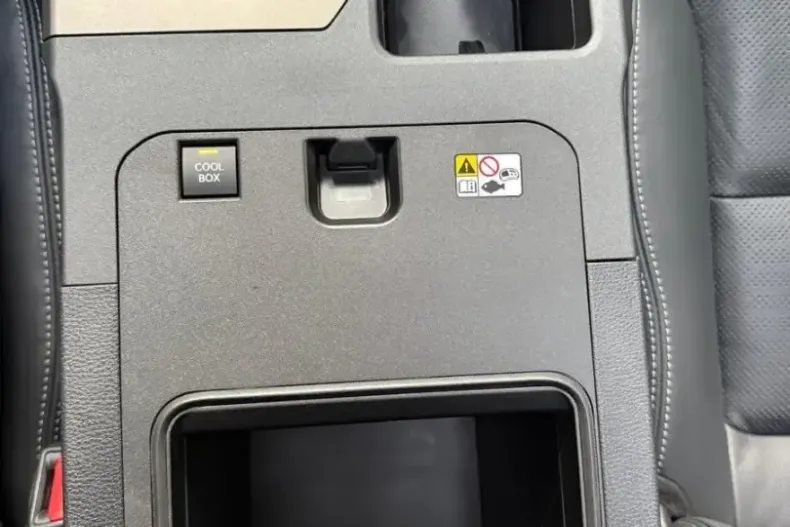 Toyota Land Cruiser din 2024 cu 13.643 km - oferta TOY147200 - foto 11