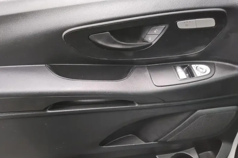 Mercedes-Benz Vito din 2023 cu 49.765 km - oferta MER147207 - foto 8