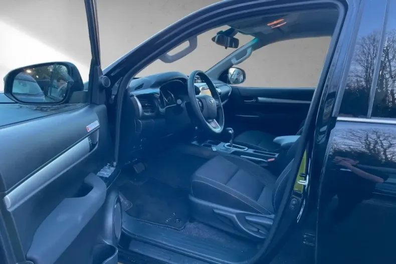 Toyota Hilux din 2024 cu 9.600 km - oferta TOY147212 - foto 10