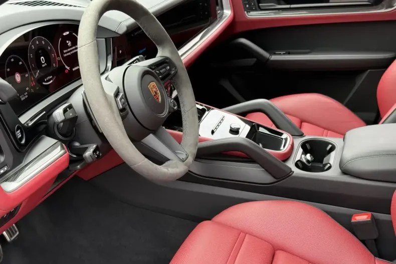 Porsche Cayenne din 2024 cu 8.560 km - oferta POR147238 - foto 1