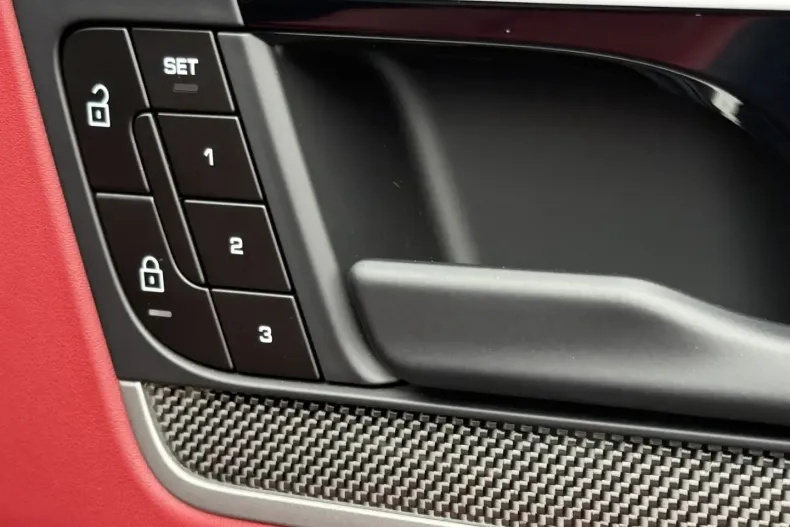 Porsche Cayenne din 2024 cu 8.560 km - oferta POR147238 - foto 27