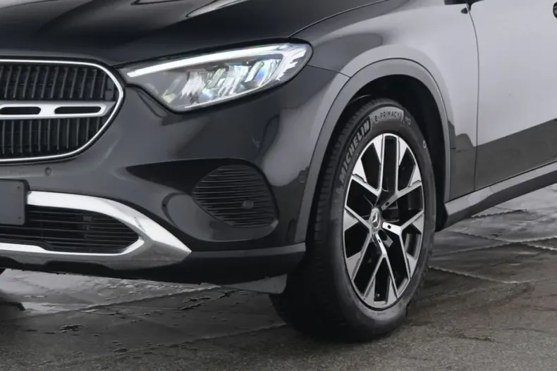 Mercedes-Benz GLC 200 din 2024 cu 25.059 km - oferta MER147241 - foto 3