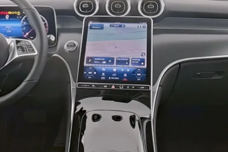 Mercedes-Benz GLC 200 din 2023 cu 3.169 km - oferta MER147242 - foto 4