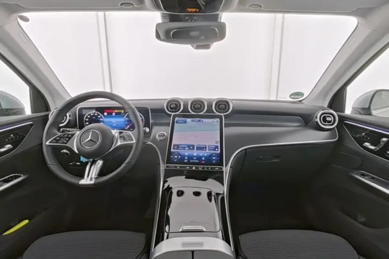 Mercedes-Benz GLC 200 din 2023 cu 3.169 km - oferta MER147242 - foto 6