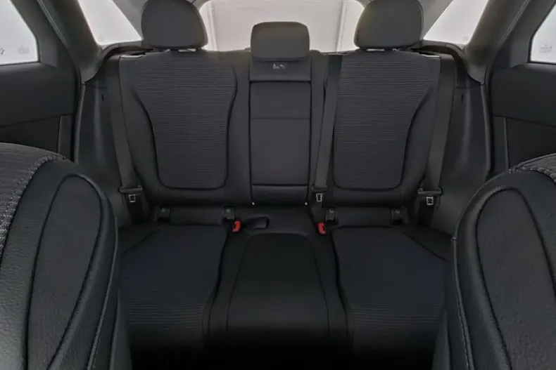 Mercedes-Benz GLC 200 din 2023 cu 3.169 km - oferta MER147242 - foto 7