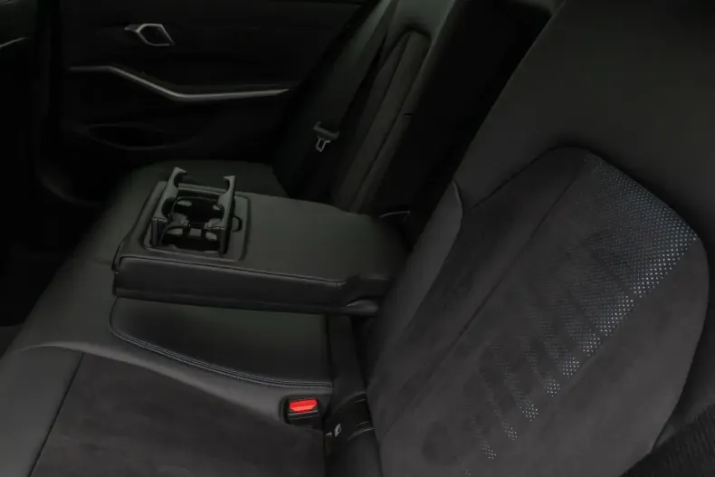 BMW 320 din 2024 cu 25.550 km - oferta BMW147250 - foto 27