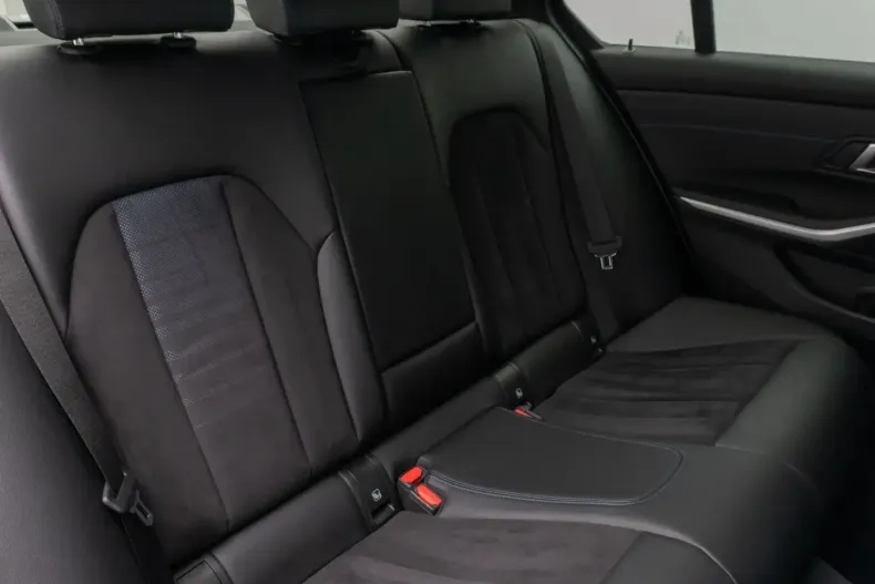 BMW 320 din 2024 cu 25.550 km - oferta BMW147250 - foto 28