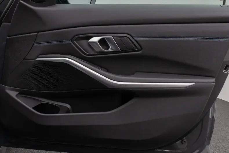 BMW 320 din 2024 cu 25.550 km - oferta BMW147250 - foto 30