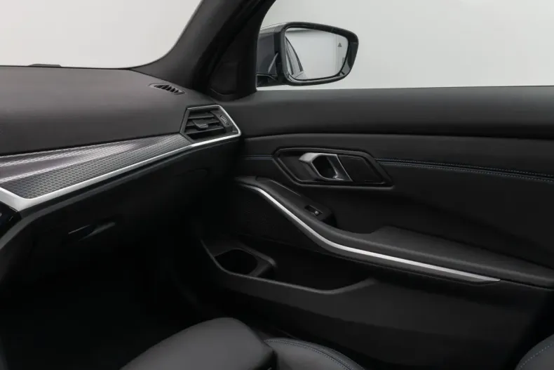 BMW 320 din 2024 cu 25.550 km - oferta BMW147250 - foto 32