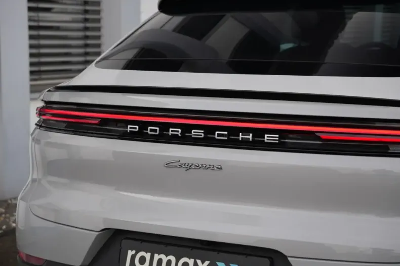 Porsche Cayenne din 2024 cu 24.500 km - oferta POR147271 - foto 9