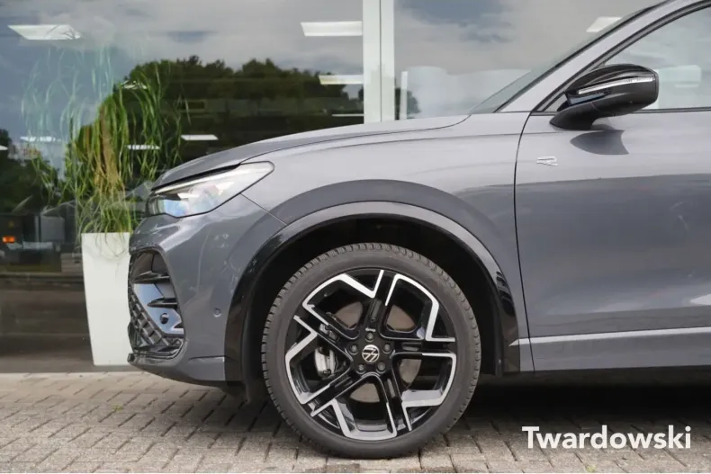 Volkswagen Tiguan din 2024 cu 11.978 km - oferta VOL147273 - foto 7