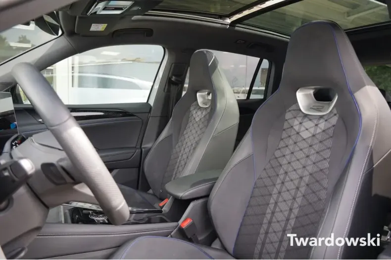 Volkswagen Tiguan din 2024 cu 18.121 km - oferta VOL147276 - foto 11