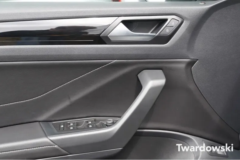 Volkswagen T-Roc din 2024 cu 17.193 km - oferta VOL147277 - foto 8